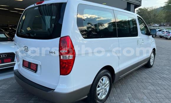 Buy Used Hyundai H1 White Car in Maseru in Maseru Buy Used Hyundai H1 White Car in Maseru in Maseru