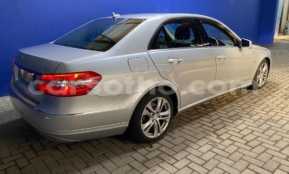 Buy Used Mercedes-Benz S–Class Silver Car in Maseru in Maseru Buy Used Mercedes-Benz S–Class Silver Car in Maseru in Maseru