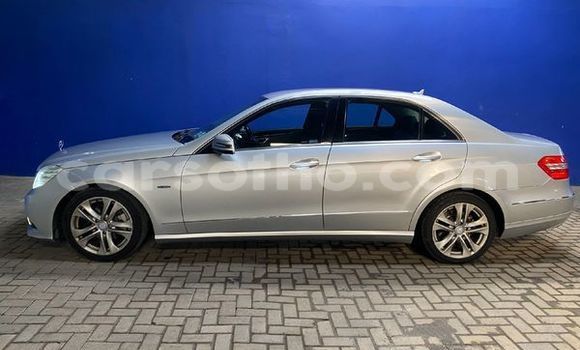 Buy Used Mercedes-Benz S–Class Silver Car in Maseru in Maseru Buy Used Mercedes-Benz S–Class Silver Car in Maseru in Maseru