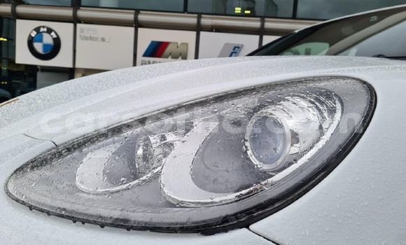 Buy Used Porsche Cayenne White Car in Maseru in Maseru Buy Used Porsche Cayenne White Car in Maseru in Maseru