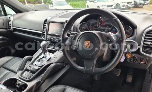 Buy Used Porsche Cayenne White Car in Maseru in Maseru Buy Used Porsche Cayenne White Car in Maseru in Maseru