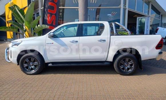 Buy Used Toyota Hilux White Car in Maseru in Maseru Buy Used Toyota Hilux White Car in Maseru in Maseru