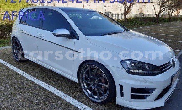 Sayi Na hannu Volkswagen Golf R White Mota in Maseru a Maseru Sayi Na hannu Volkswagen Golf R White Mota in Maseru a Maseru