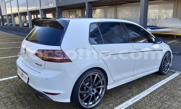 Sayi Na hannu Volkswagen Golf R White Mota in Maseru a Maseru Sayi Na hannu Volkswagen Golf R White Mota in Maseru a Maseru