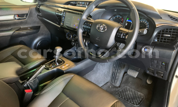 Acheter Occasion Voiture Toyota Hilux Blanc à Import - Dubai, Maseru Acheter Occasion Voiture Toyota Hilux Blanc à Import - Dubai, Maseru