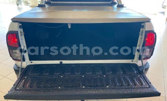 Acheter Occasion Voiture Toyota Hilux Blanc à Maputsoa, Leribe Acheter Occasion Voiture Toyota Hilux Blanc à Maputsoa, Leribe