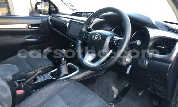 Buy Used Toyota Hilux Silver Car in Maseru in Maseru Buy Used Toyota Hilux Silver Car in Maseru in Maseru