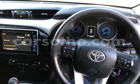 Buy Used Toyota Hilux Silver Car in Maseru in Maseru Buy Used Toyota Hilux Silver Car in Maseru in Maseru