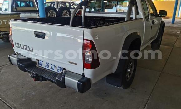 Buy Used Isuzu KB White Car in Maseru in Maseru Buy Used Isuzu KB White Car in Maseru in Maseru