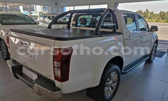 Buy Used Isuzu KB White Car in Maseru in Maseru Buy Used Isuzu KB White Car in Maseru in Maseru