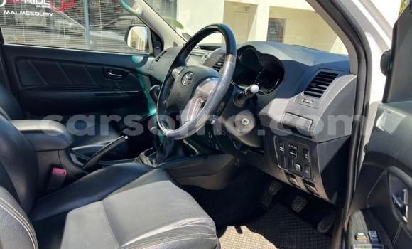 Sayi Na hannu Toyota Fortuner White Mota in Maseru a Maseru Sayi Na hannu Toyota Fortuner White Mota in Maseru a Maseru