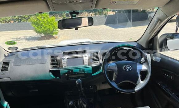 Sayi Na hannu Toyota Fortuner White Mota in Maseru a Maseru Sayi Na hannu Toyota Fortuner White Mota in Maseru a Maseru