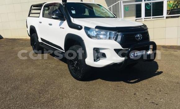 Buy Used Toyota Hilux White Car in Maseru in Maseru Buy Used Toyota Hilux White Car in Maseru in Maseru