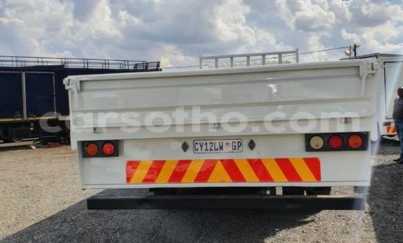 اشتري مستعمل Hino Ranger White شاحنة في Maseru في Maseru اشتري مستعمل Hino Ranger White شاحنة في Maseru في Maseru