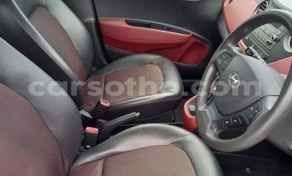 Sayi Na hannu Hyundai i10 Silver Mota in Roma a Maseru Sayi Na hannu Hyundai i10 Silver Mota in Roma a Maseru