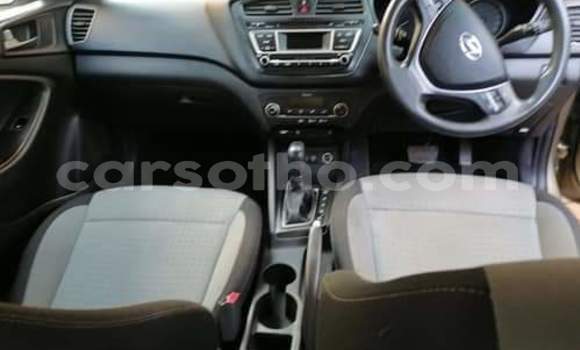Sayi Na hannu Hyundai i20 Beige Mota in Thaba–Tseka a Mafeteng Sayi Na hannu Hyundai i20 Beige Mota in Thaba–Tseka a Mafeteng