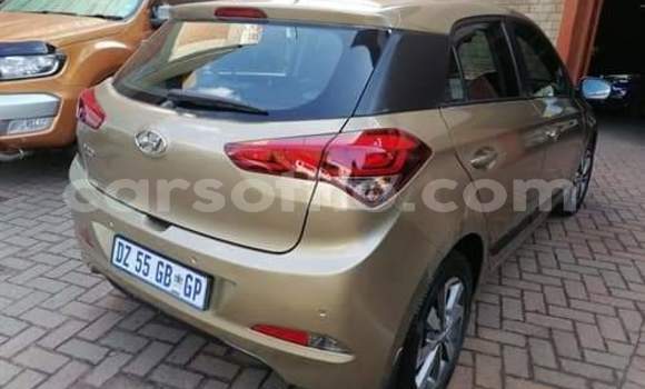 Sayi Na hannu Hyundai i20 Beige Mota in Thaba–Tseka a Mafeteng Sayi Na hannu Hyundai i20 Beige Mota in Thaba–Tseka a Mafeteng