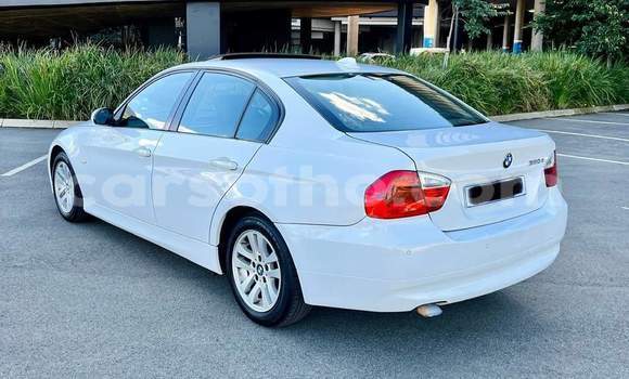 Sayi Na hannu BMW 3–Series White Mota in Maputsoa a Leribe Sayi Na hannu BMW 3–Series White Mota in Maputsoa a Leribe