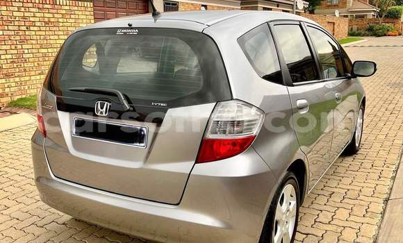 Sayi Na hannu Honda Jazz Silver Mota in Maseru a Maseru Sayi Na hannu Honda Jazz Silver Mota in Maseru a Maseru