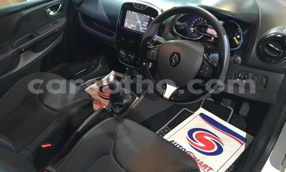 Sayi Na hannu Renault Clio White Mota in Hlotse a Leribe Sayi Na hannu Renault Clio White Mota in Hlotse a Leribe