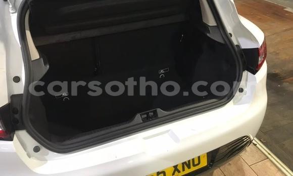 Sayi Na hannu Renault Clio White Mota in Hlotse a Leribe Sayi Na hannu Renault Clio White Mota in Hlotse a Leribe
