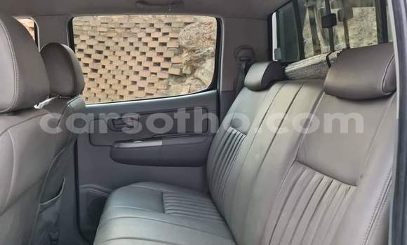 Sayi Na hannu Toyota Hilux White Mota in Maseru a Maseru Sayi Na hannu Toyota Hilux White Mota in Maseru a Maseru