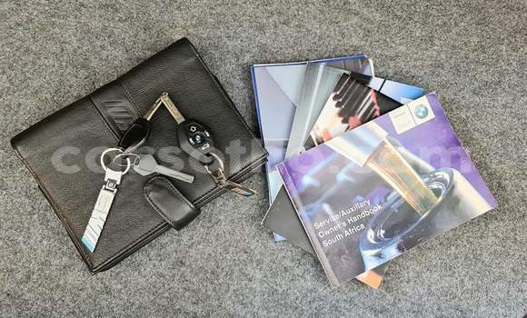 Sayi Na hannu BMW M3 Black Mota in Maseru a Maseru Sayi Na hannu BMW M3 Black Mota in Maseru a Maseru