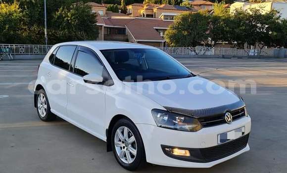 Acheter Occasion Voiture Volkswagen Polo Blanc à Maputsoe, Leribe Acheter Occasion Voiture Volkswagen Polo Blanc à Maputsoe, Leribe