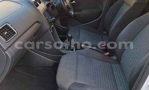 Acheter Occasion Voiture Volkswagen Polo Blanc à Maputsoe, Leribe Acheter Occasion Voiture Volkswagen Polo Blanc à Maputsoe, Leribe