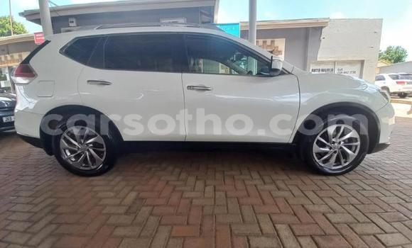 Acheter Occasion Voiture Nissan X–Trail Blanc à Maseru, Maseru Acheter Occasion Voiture Nissan X–Trail Blanc à Maseru, Maseru