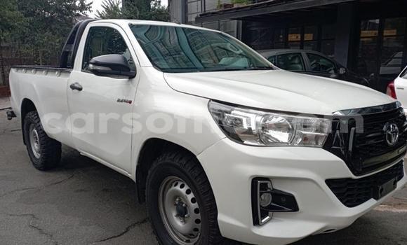 Acheter Occasion Voiture Toyota Corolla Blanc à Maputsoe, Leribe Acheter Occasion Voiture Toyota Corolla Blanc à Maputsoe, Leribe