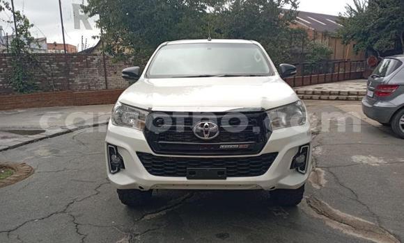 Acheter Occasion Voiture Toyota Corolla Blanc à Maputsoe, Leribe Acheter Occasion Voiture Toyota Corolla Blanc à Maputsoe, Leribe