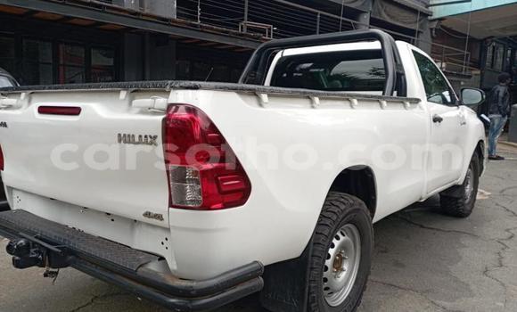 Acheter Occasion Voiture Toyota Corolla Blanc à Maputsoe, Leribe Acheter Occasion Voiture Toyota Corolla Blanc à Maputsoe, Leribe