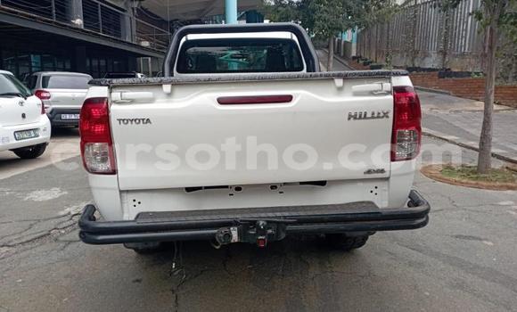 Acheter Occasion Voiture Toyota Corolla Blanc à Maputsoe, Leribe Acheter Occasion Voiture Toyota Corolla Blanc à Maputsoe, Leribe