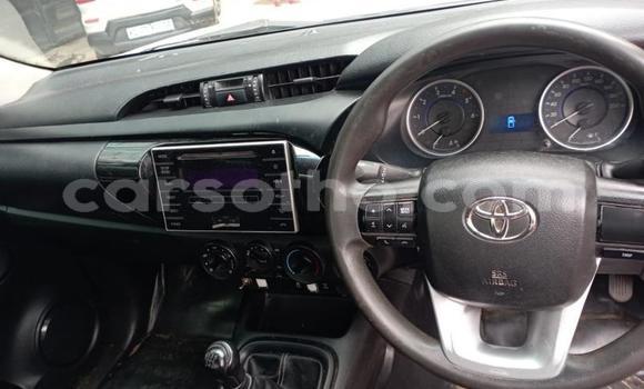 Acheter Occasion Voiture Toyota Corolla Blanc à Maputsoe, Leribe Acheter Occasion Voiture Toyota Corolla Blanc à Maputsoe, Leribe