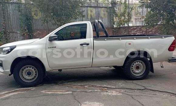 Acheter Occasion Voiture Toyota Corolla Blanc à Maputsoe, Leribe Acheter Occasion Voiture Toyota Corolla Blanc à Maputsoe, Leribe