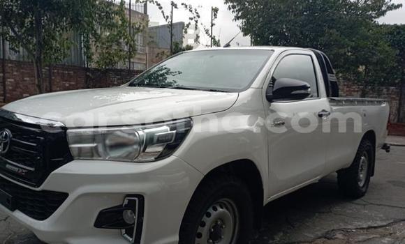 Acheter Occasion Voiture Toyota Corolla Blanc à Maputsoe, Leribe Acheter Occasion Voiture Toyota Corolla Blanc à Maputsoe, Leribe