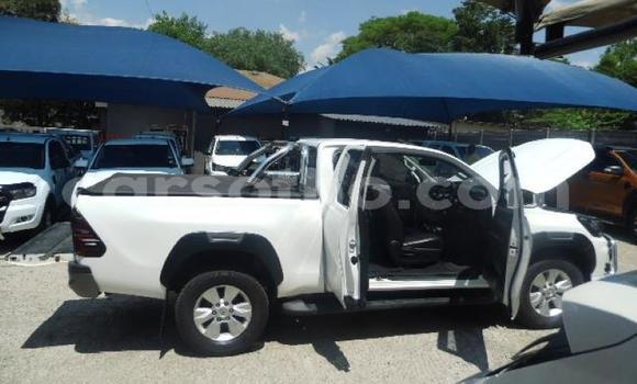 Acheter Occasion Voiture Toyota Hilux Blanc à Maseru, Maseru Acheter Occasion Voiture Toyota Hilux Blanc à Maseru, Maseru