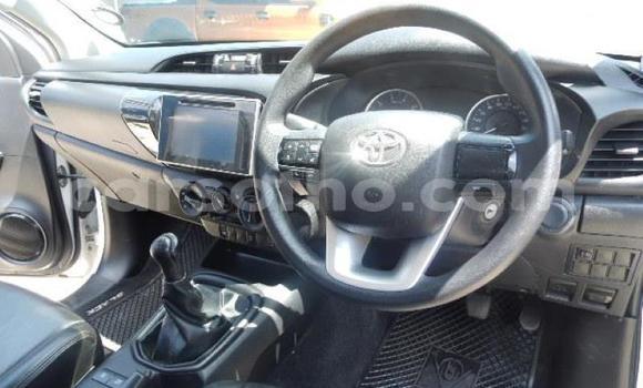 Acheter Occasion Voiture Toyota Hilux Blanc à Maseru, Maseru Acheter Occasion Voiture Toyota Hilux Blanc à Maseru, Maseru