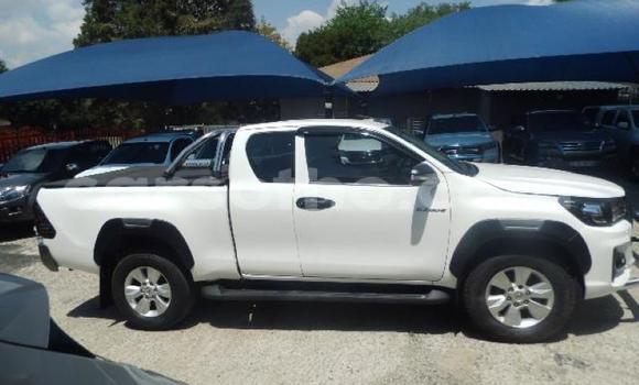 Acheter Occasion Voiture Toyota Hilux Blanc à Maseru, Maseru Acheter Occasion Voiture Toyota Hilux Blanc à Maseru, Maseru