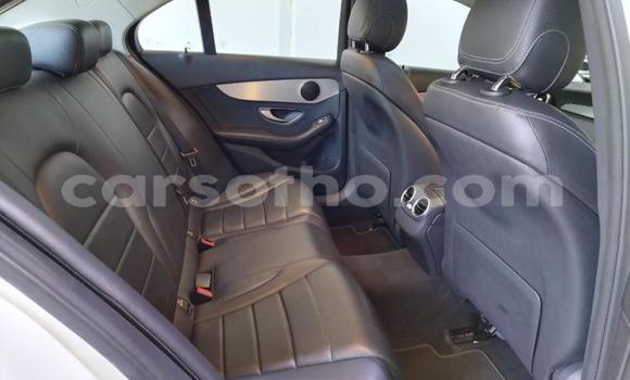 Sayi Na hannu Mercedes-Benz C-klasse White Mota in Maseru a Maseru Sayi Na hannu Mercedes-Benz C-klasse White Mota in Maseru a Maseru
