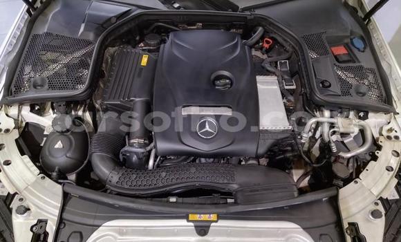 Sayi Na hannu Mercedes-Benz C-klasse White Mota in Maseru a Maseru Sayi Na hannu Mercedes-Benz C-klasse White Mota in Maseru a Maseru