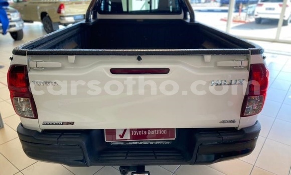 Buy Used Toyota Hilux White Car in Maseru in Maseru Buy Used Toyota Hilux White Car in Maseru in Maseru