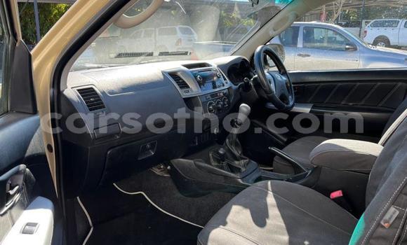 Buy Used Toyota Hilux Brown Car in Maseru in Maseru Buy Used Toyota Hilux Brown Car in Maseru in Maseru