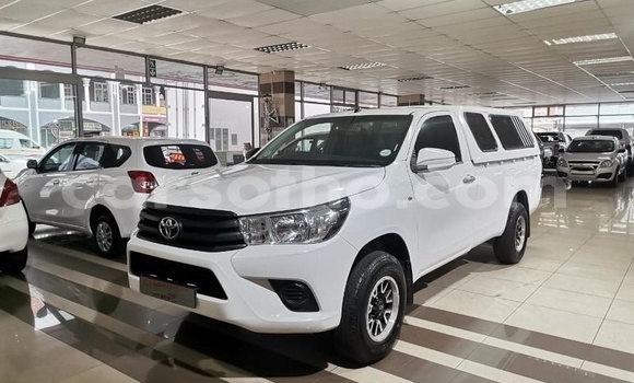Buy Used Toyota Hilux White Car in Maseru in Maseru Buy Used Toyota Hilux White Car in Maseru in Maseru