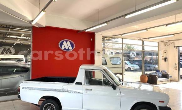 Sayi Na hannu Nissan 180SX White Mota in Maseru a Maseru Sayi Na hannu Nissan 180SX White Mota in Maseru a Maseru