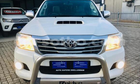اشتري مستعمل Toyota Hilux White سيارة في Maseru في Maseru اشتري مستعمل Toyota Hilux White سيارة في Maseru في Maseru