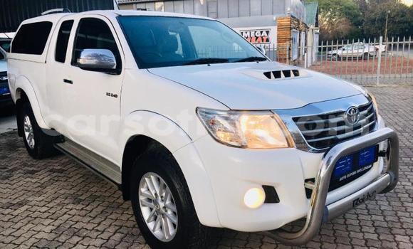 اشتري مستعمل Toyota Hilux White سيارة في Maseru في Maseru اشتري مستعمل Toyota Hilux White سيارة في Maseru في Maseru