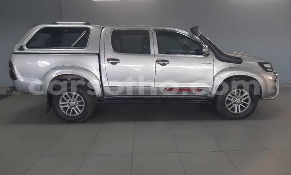 Sayi Na hannu Toyota Hilux Silver Mota in Maseru a Maseru Sayi Na hannu Toyota Hilux Silver Mota in Maseru a Maseru