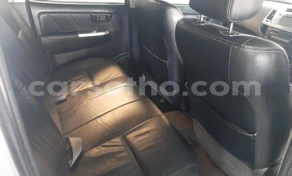 Sayi Na hannu Toyota Hilux Silver Mota in Maseru a Maseru Sayi Na hannu Toyota Hilux Silver Mota in Maseru a Maseru